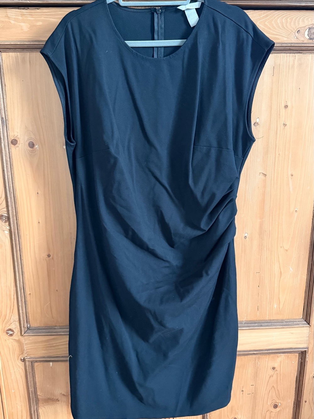 NWOT H&M Jersey Black Cap-Sleeve Sheath Dress